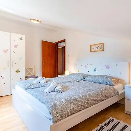 By The Sea - 8095 Cres