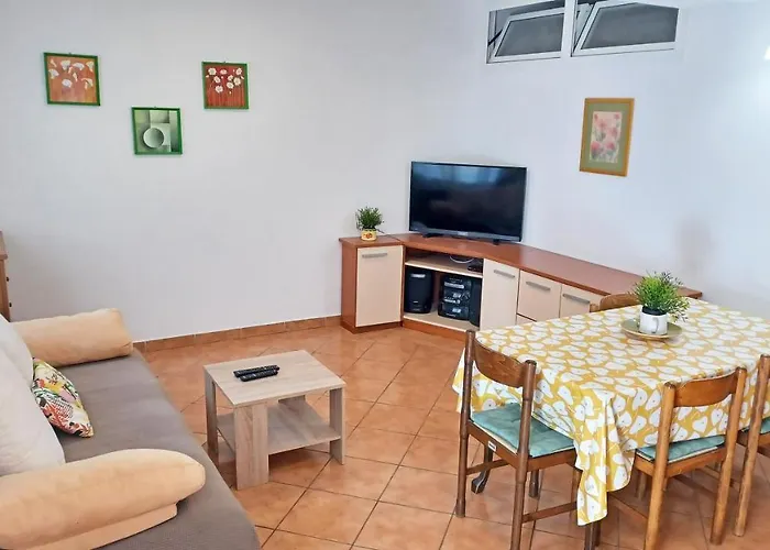 By The Sea - 8095 * Cres