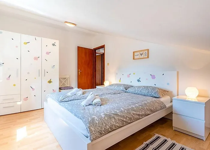 By The Sea - 8095 Cres