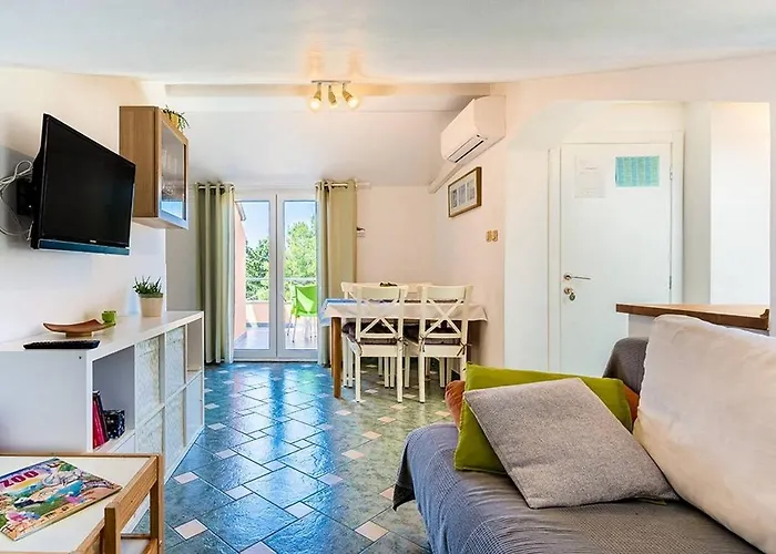 Appartement By The Sea - 8095
